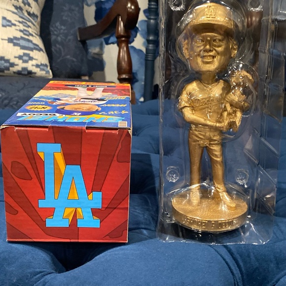 RARE-GOLD Shohei Ohtani & Dog Decoy LA Dodgers Bobblehead 8/28/2024 (< 1% gold) - Picture 7 of 13